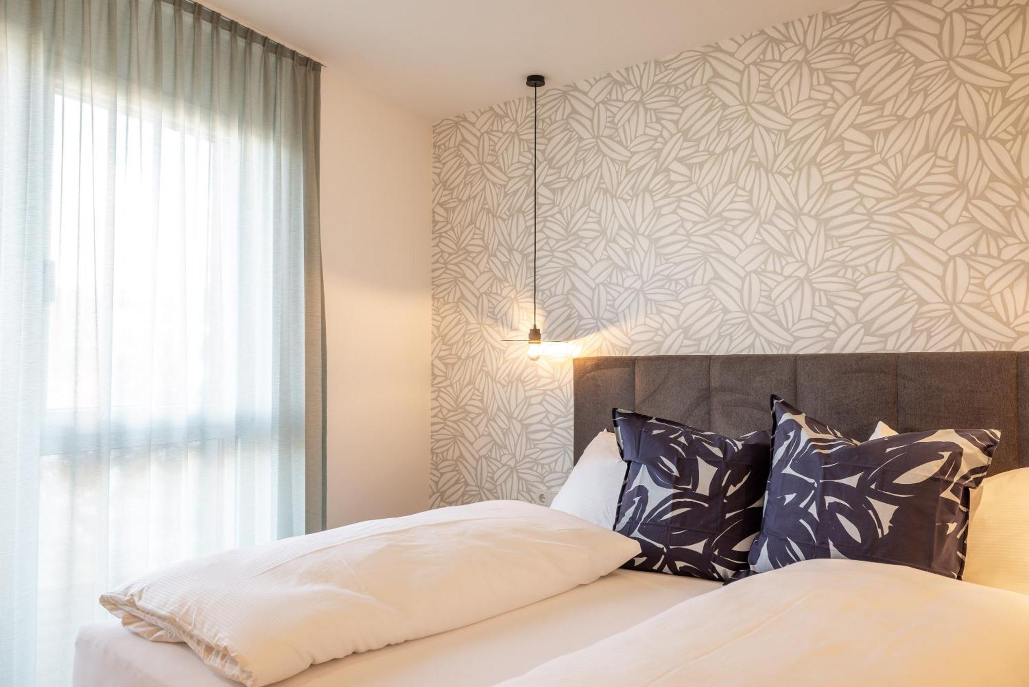 Alp Living Apartments Self-Check In Innsbruck Room photo